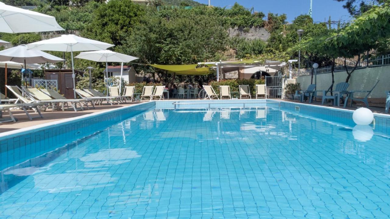 La Casa Del Gallo Pietra Ligure Ngoại thất bức ảnh