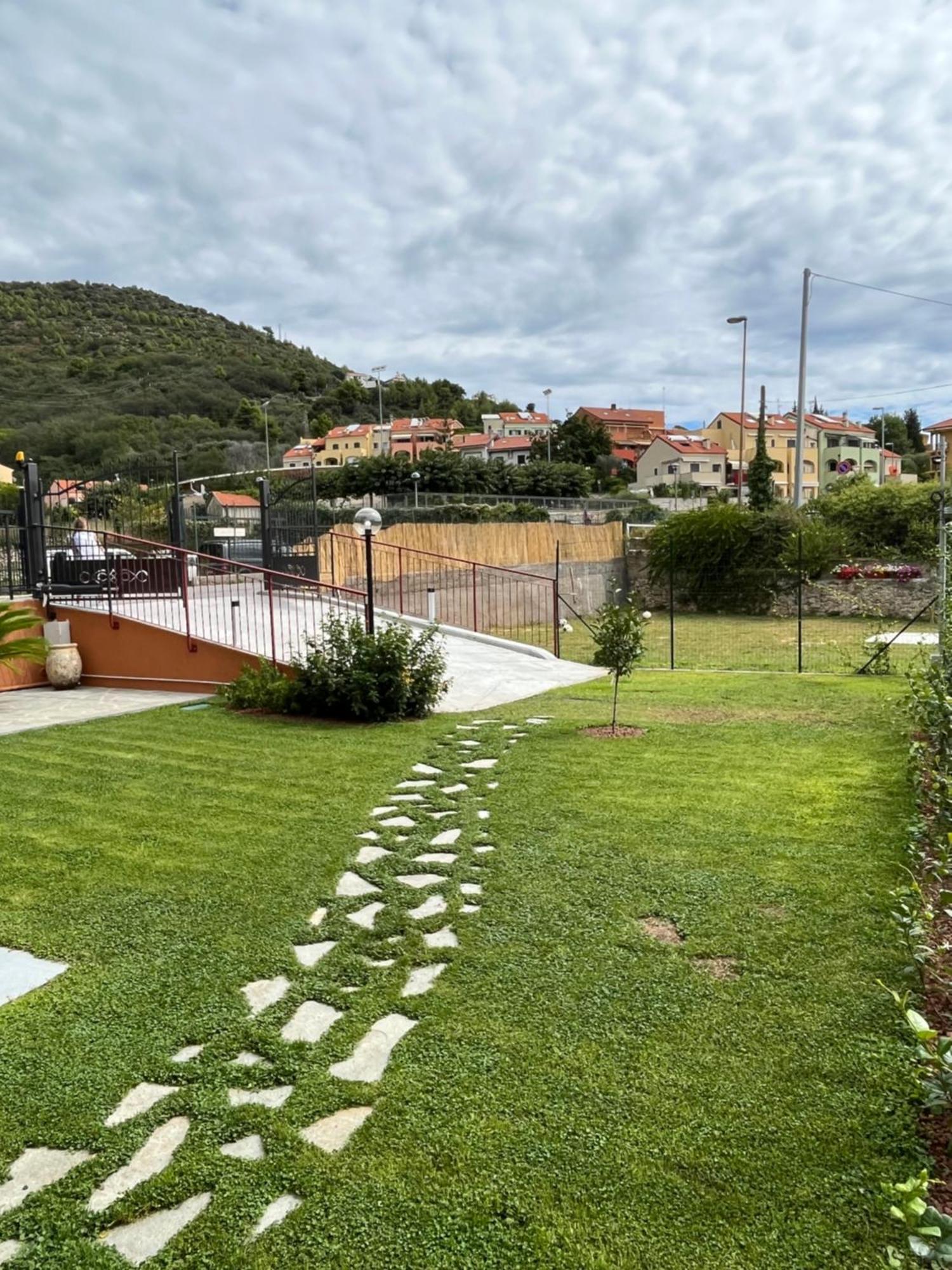 La Casa Del Gallo Pietra Ligure Ngoại thất bức ảnh